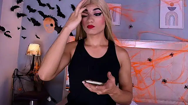 Snapshot of Emily_Castillo_1 chatting on 10-31-25, 04:57 Emily Castillo 1 online show from 10-31-25, 04:57