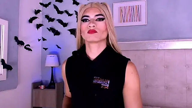 Snapshot of Emily_Castillo_1 chatting on 11-15-25, 05:16 Emily Castillo 1 online show from 11-15-25, 05:16