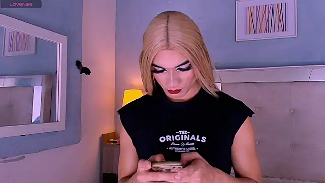 Snapshot of Emily_Castillo_1 chatting on 11-29-25, 04:48 Emily Castillo 1 online show from 11-29-25, 04:48