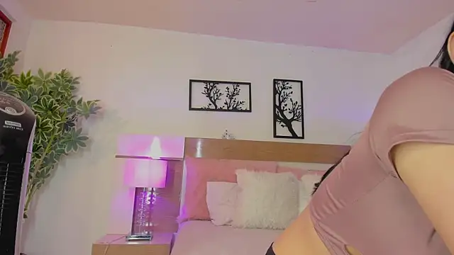 Olivia pretty  online show from 03-03-25, 01:31