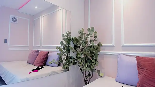 Lucy Canel online show from 01-09-26, 07:37