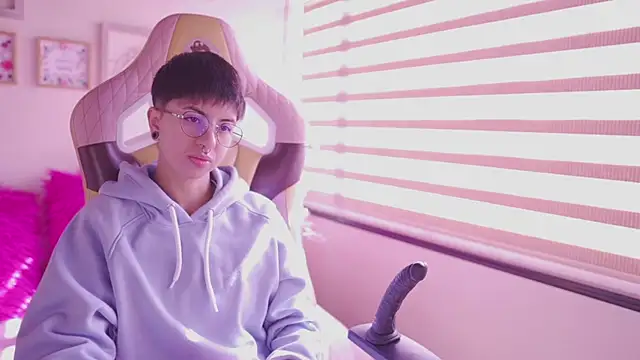 tommy blue online show from 04-18-26, 01:37