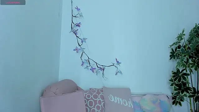 SaskiaGrendel online show from 10-22-25, 06:07