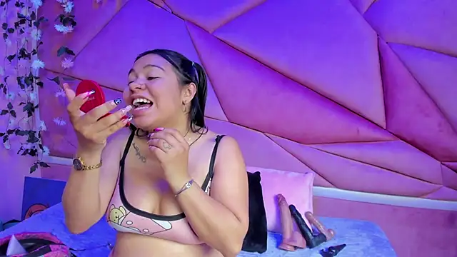 Snapshot of _Violeta_18 chatting on 10-17-25, 03:20 Violeta 18 online show from 10-17-25, 03:20