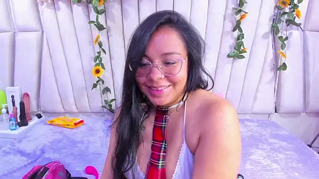 Snapshot of _Violeta_18 chatting on 10-30-25, 02:35 Violeta 18 online show from 10-30-25, 02:35