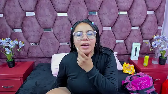 Snapshot of _Violeta_18 chatting on 11-24-25, 03:28 Violeta 18 online show from 11-24-25, 03:28