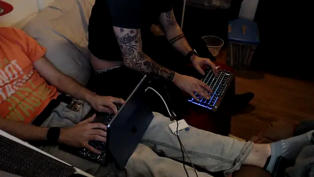 Snapshot of weknowourworth6999 chatting on 01-09-26, 07:33 weknowourworth6999 online show from 01-09-26, 07:33