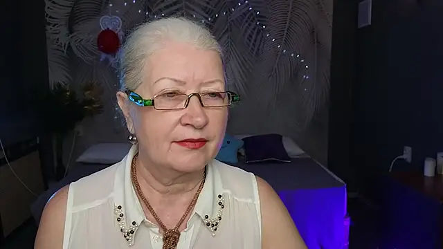 Maya Mayflower online show from 03-09-25, 11:36