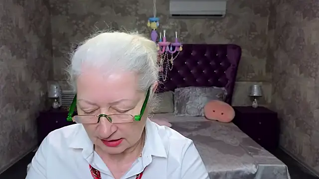 Maya Mayflower online show from 03-12-25, 12:15