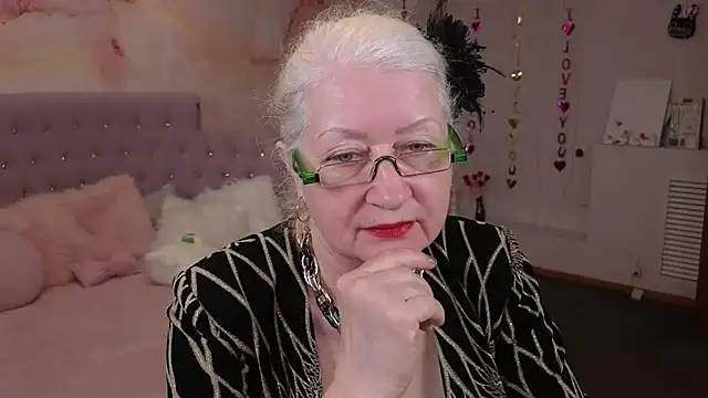 Maya Mayflower online show from 03-18-25, 03:21