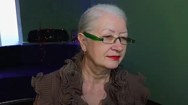 Maya Mayflower online show from 03-19-25, 09:17