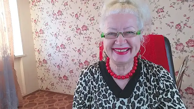 Maya Mayflower online show from 10-24-25, 04:42