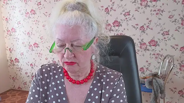 Maya Mayflower online show from 02-15-26, 07:51