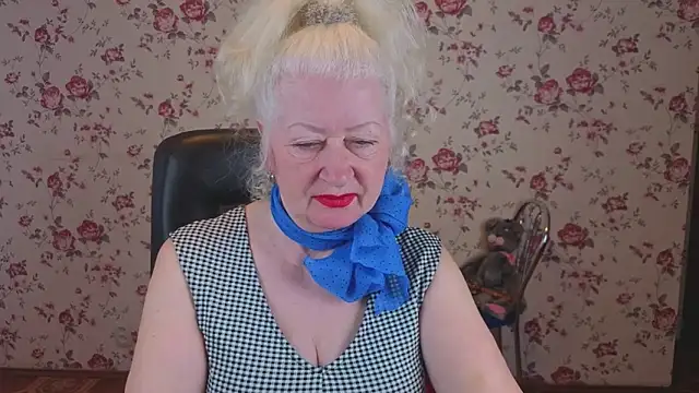 Maya Mayflower online show from 04-19-26, 03:17