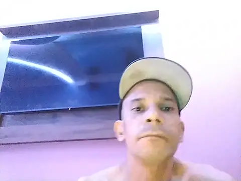 Snapshot of karlossan24 chatting on 08-02-26, 03:54 karlossan24 online show from 08-02-26, 03:54