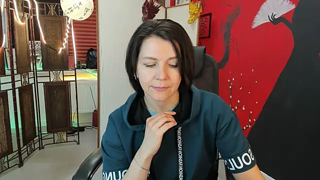 NicoleHitman online show from 03-19-25, 08:23