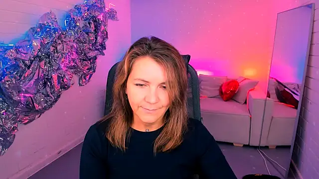 NicoleHitman online show from 10-13-25, 09:31