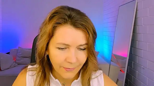 NicoleHitman online show from 11-12-25, 09:21