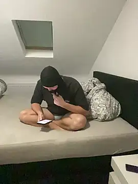 Snapshot of MarkusHorney chatting on 03-16-25, 07:38 MarkusHorney online show from 03-16-25, 07:38