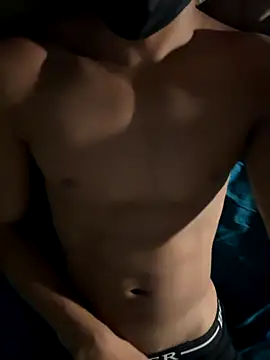 Snapshot of maxx777 chatting on 09-21-25, 08:32 maxx777 online show from 09-21-25, 08:32