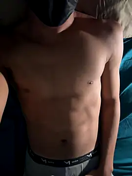 Snapshot of maxx777 chatting on 09-22-25, 09:06 maxx777 online show from 09-22-25, 09:06