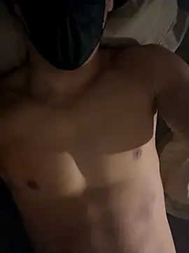 Snapshot of maxx777 chatting on 11-03-25, 10:42 maxx777 online show from 11-03-25, 10:42