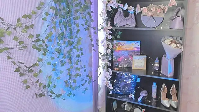 Snapshot of MelissaMillton chatting on 03-06-25, 05:03 MelissaMillton online show from 03-06-25, 05:03