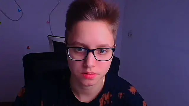 Snapshot of Bella_Swannn chatting on 03-06-25, 03:56 Bella Swannn online show from 03-06-25, 03:56