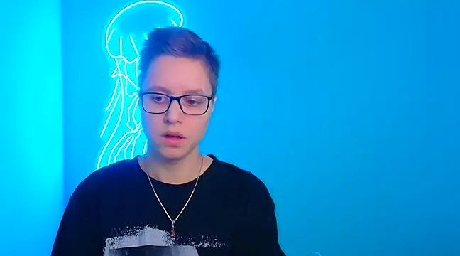 Snapshot of Bella_Swannn chatting on 03-15-25, 06:32 Bella Swannn online show from 03-15-25, 06:32