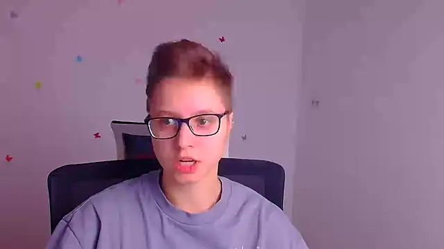 Snapshot of Bella_Swannn chatting on 03-18-25, 06:15 Bella Swannn online show from 03-18-25, 06:15