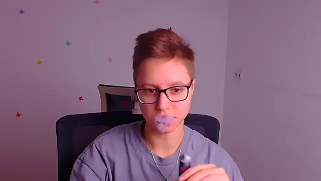 Snapshot of Bella_Swannn chatting on 03-18-25, 09:43 Bella Swannn online show from 03-18-25, 09:43