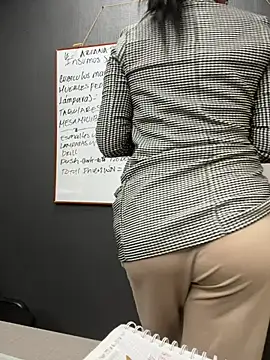 Ariana Rodriguez online show from 03-17-25, 08:40