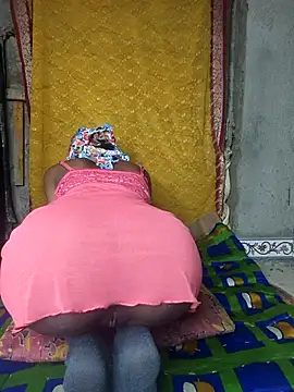 Cutesoma01 online show from 11-28-25, 04:31