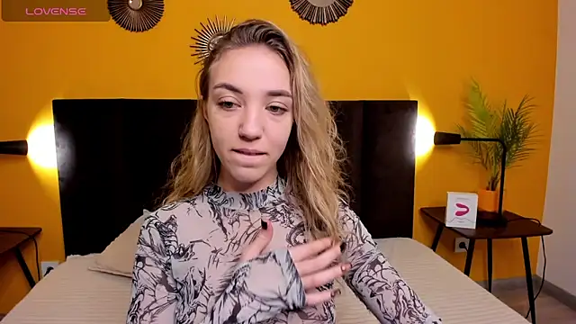 Jessie Curlyy online show from 11-19-25, 01:38
