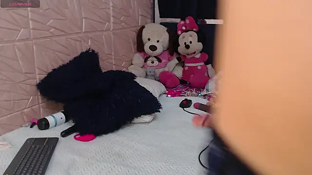 Aleska128 online show from 04-18-26, 08:51