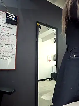 Isabella Varella online show from 09-09-25, 12:48