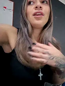 Isabella Varella online show from 10-20-25, 12:38