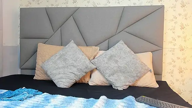 Liz ortega30 online show from 10-23-25, 07:23