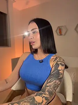 ValentinaMilann online show from 04-13-26, 11:43