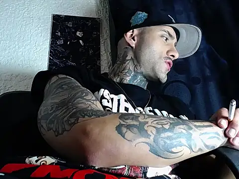 Snapshot of dante_d_angelo_ chatting on 10-31-25, 06:03 dante d angelo online show from 10-31-25, 06:03