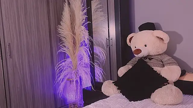 ErosKhaos online show from 04-18-26, 09:37