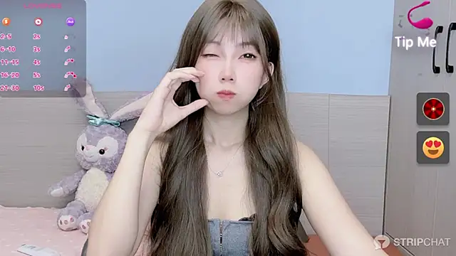 Evelyn-168 online show from 12-19-25, 05:58