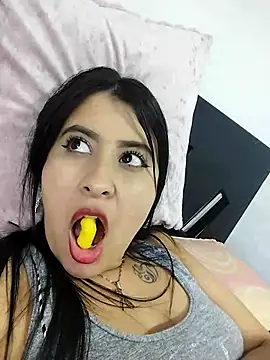 Snapshot of mialorents chatting on 03-17-25, 03:14 mialorents online show from 03-17-25, 03:14