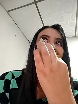 Snapshot of mialorents chatting on 10-11-25, 09:13 mialorents online show from 10-11-25, 09:13