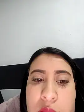 Snapshot of mialorents chatting on 10-15-25, 02:28 mialorents online show from 10-15-25, 02:28