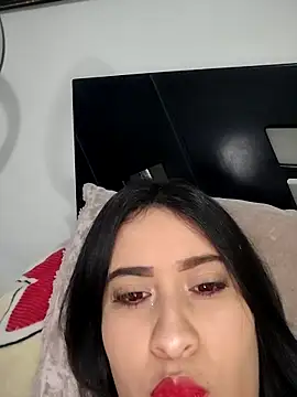 Snapshot of mialorents chatting on 10-17-25, 08:44 mialorents online show from 10-17-25, 08:44