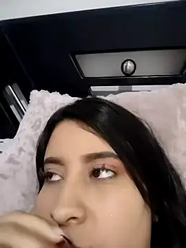 Snapshot of mialorents chatting on 10-18-25, 06:30 mialorents online show from 10-18-25, 06:30