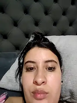 Snapshot of mialorents chatting on 10-22-25, 04:51 mialorents online show from 10-22-25, 04:51