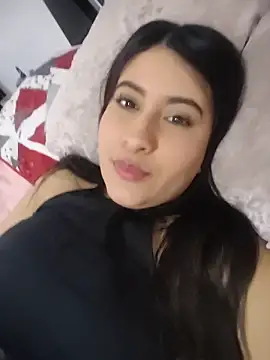 Snapshot of mialorents chatting on 10-23-25, 06:39 mialorents online show from 10-23-25, 06:39