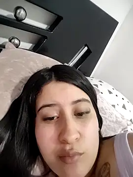 Snapshot of mialorents chatting on 12-02-25, 12:27 mialorents online show from 12-02-25, 12:27